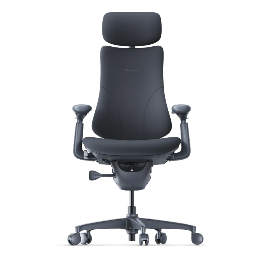 Midnight Black rangidagi LiberNovo Omni ergonomik kreslosi, old tomondan ko'rinishi